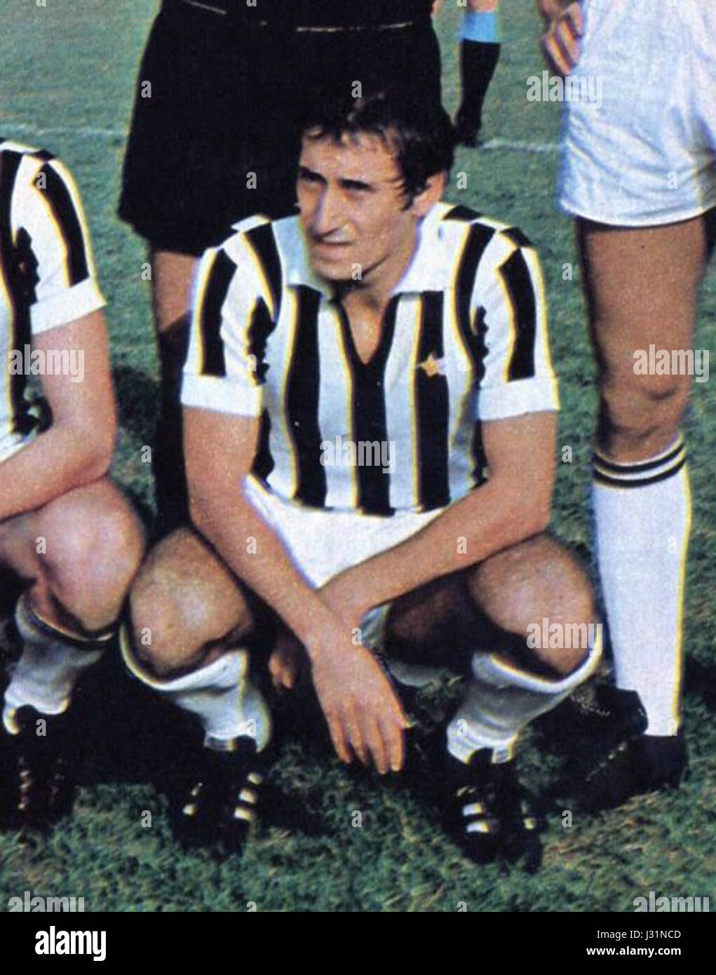 Giuseppe Furino war in der Saison 1970-71 ein wichtiger Spieler für den Juventus FC. Furino, bekannt für seine Rolle im Mittelfeld, trug mit seinen technischen Fähigkeiten und seiner Führung zum Erfolg des Teams bei und festigte seinen Platz in der Geschichte der clubâ während dieser Zeit. Stockfoto