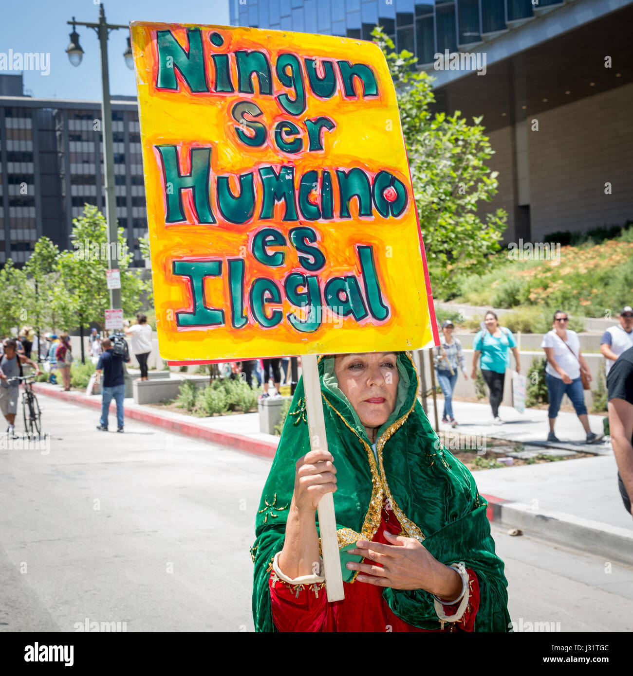 Los Angeles, USA. 1. Mai 2017. Demonstranten am Maifeiertag rally in Downtown Los Angeles, Kalifornien, 1. Mai 2017. Bildnachweis: Jim Newberry/Alamy Live-Nachrichten Stockfoto