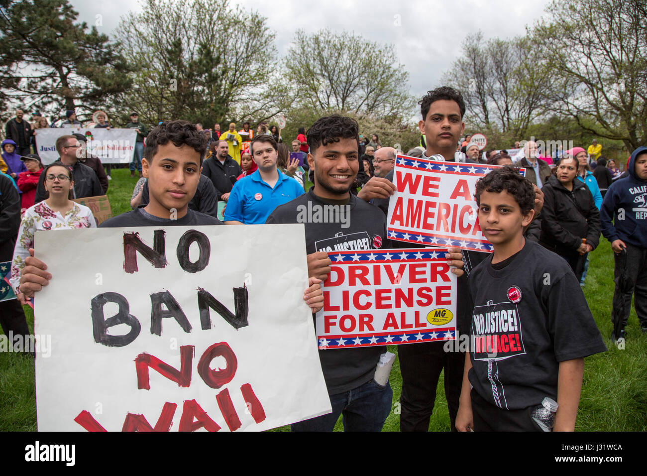 Detroit, Michigan, USA. 1. Mai 2017. Hunderte trat eine Rallye für Einwandererfamilien, boykottieren Arbeit, Schule und Einkaufsmöglichkeiten. Bildnachweis: Jim West/Alamy Live-Nachrichten Stockfoto