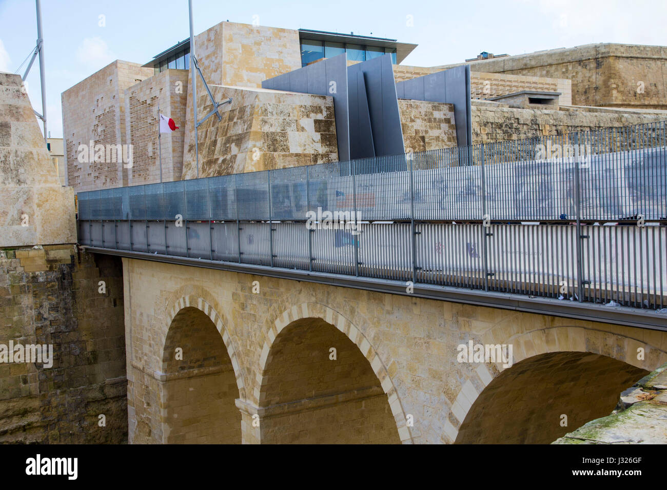 Eine Neugestaltung des historischen Stadttors Vallettas, Haupt-Eingang in die befestigte Hauptstadt von Malta, von italienischen Architekten Renzo Piano wurde im 201 abgeschlossen. Stockfoto