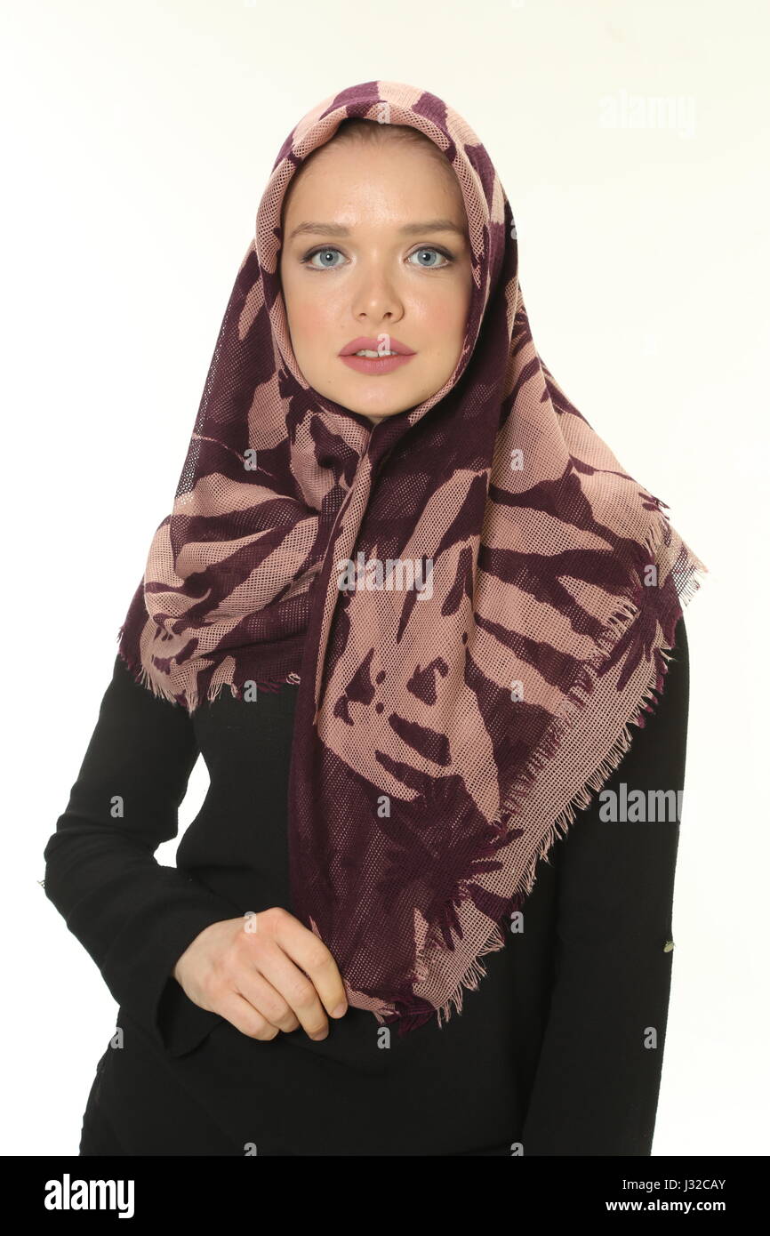 Junge Muslimin Verschleiß Schal Stockfoto