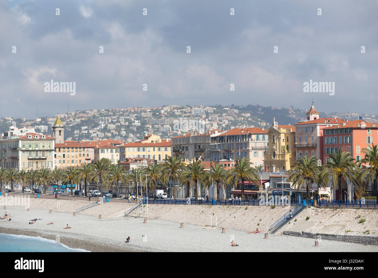 Frankreich, Nizza, Strand und Uferpromenade am Gang des Anglais. Stockfoto