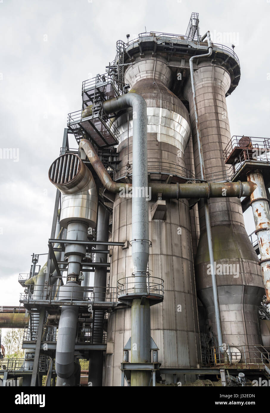 Ehemaligen Stahlwerk In Duisburg In Der Nahe Von Dusseldorf Heute Ein Lanschaftspark Landschaftspark Industriekultur Website Fur Die Offentlichkeit Zuganglich Stockfotografie Alamy