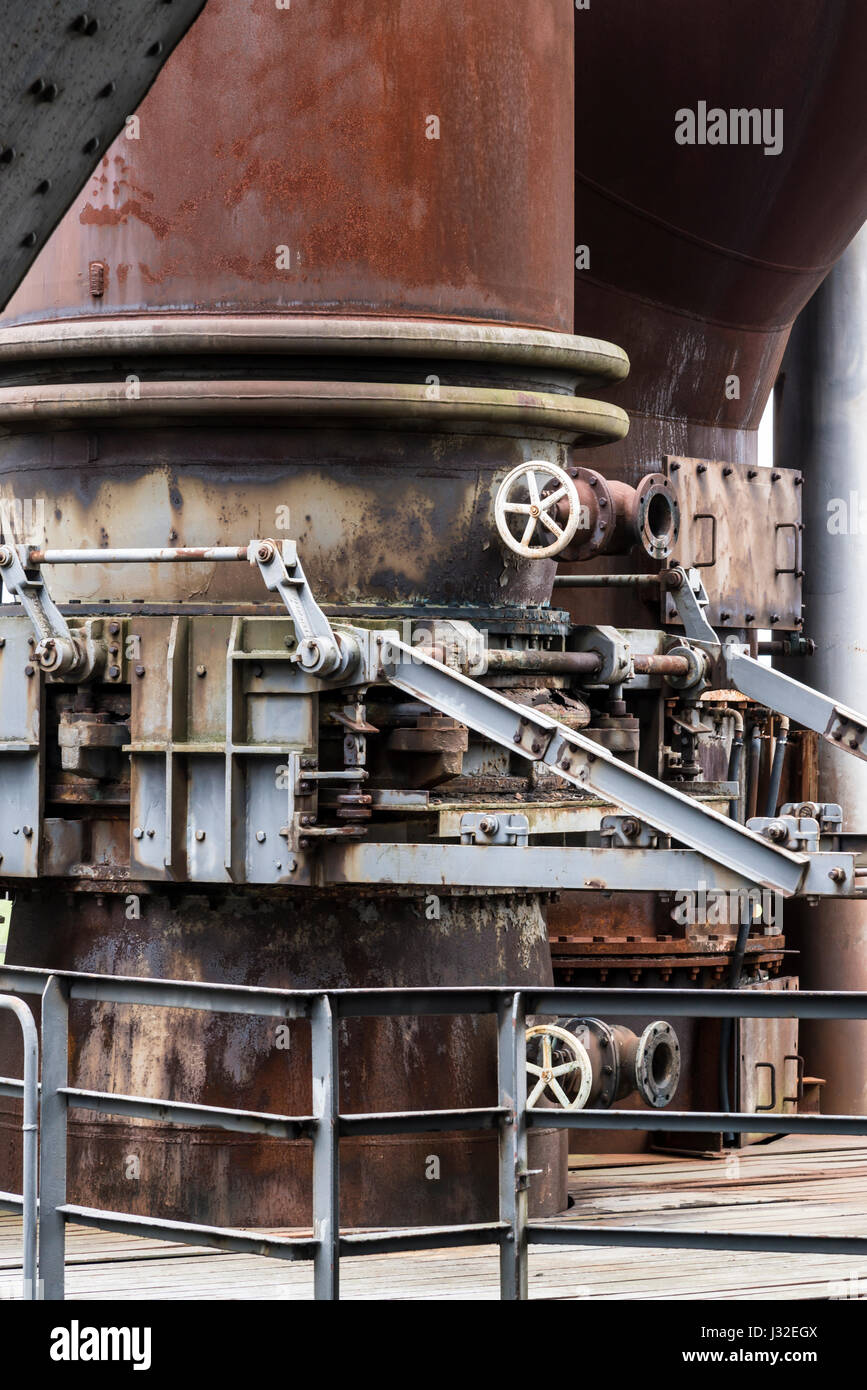 Ehemaligen Stahlwerk In Duisburg In Der Nahe Von Dusseldorf Heute Ein Lanschaftspark Landschaftspark Industriekultur Website Fur Die Offentlichkeit Zuganglich Stockfotografie Alamy