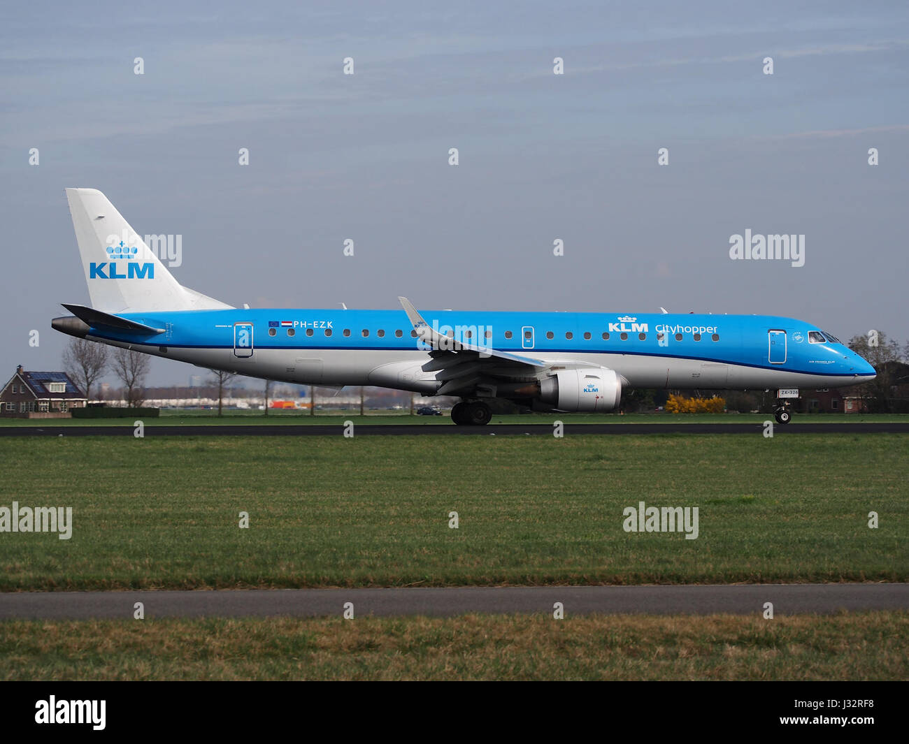 PH-EZ KLM Cityhopper Embraer ERJ-190STD (ERJ-190-100) auf dem Flughafen Schiphol (AMS - EHAM), den Niederlanden pic2 Stockfoto
