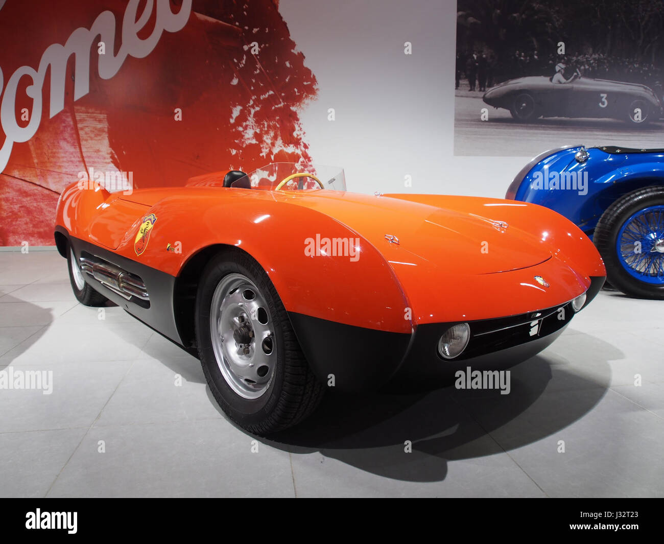 Eine Fotografie des 1955 Abarth 207 A Spider Corsa Boano, ein Oldtimer-Sportwagen mit 4-Zylinder-Motor mit 66 PS und einer Höchstgeschwindigkeit von 180 km/h. Stockfoto