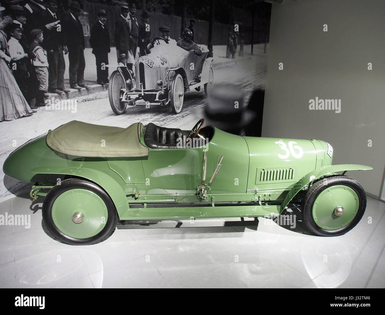 Eine Fotografie eines 1910 Benz Prince Heinrich-Automobils, ausgestattet mit einem Vierzylindermotor, 80 PS und einer Geschwindigkeit von 126 km/h, zeigt die frühe Automobiltechnik. Stockfoto