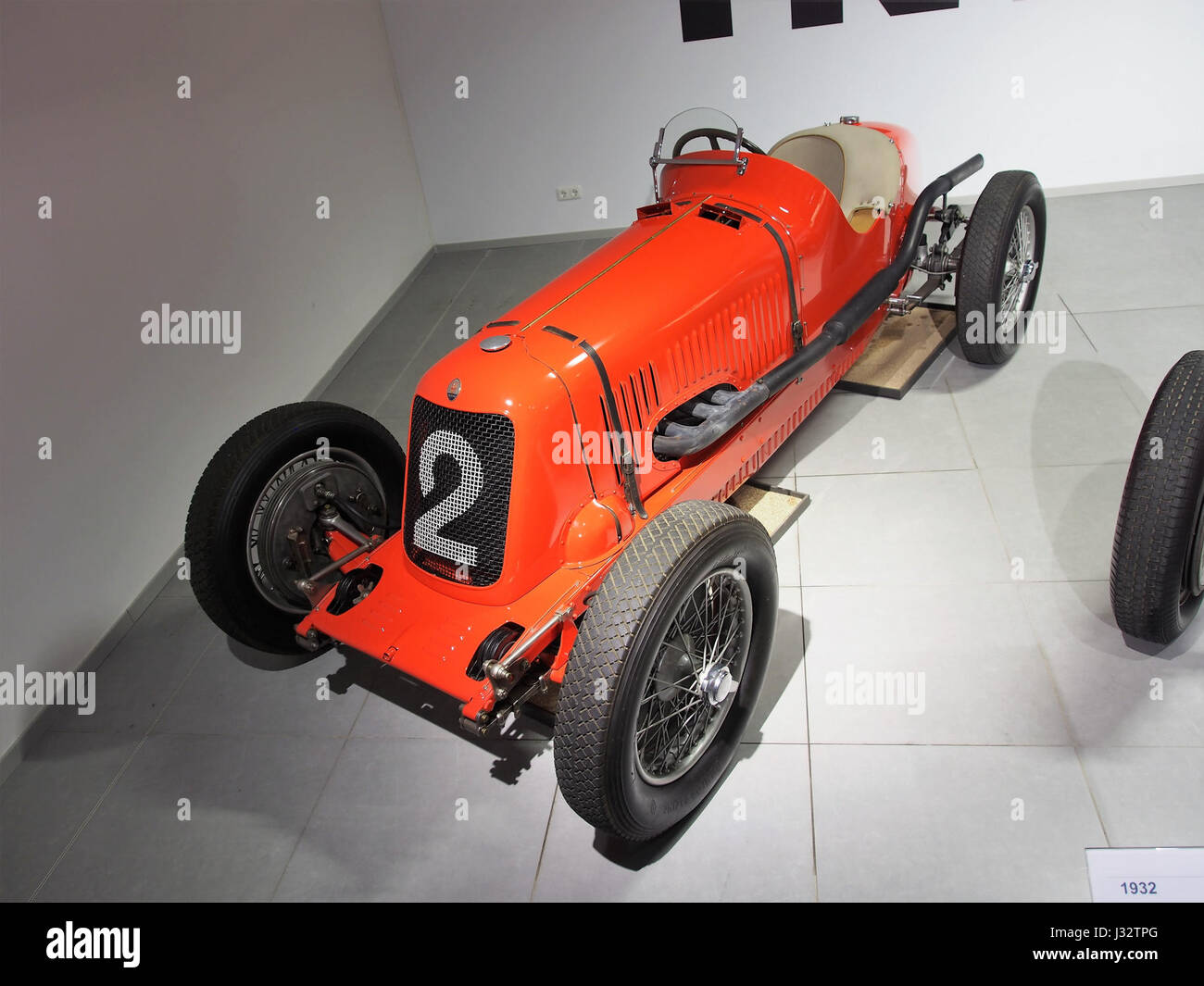 Ein 1933 Maserati 4 cm, ein klassischer Rennwagen mit 2000 ccm Vierzylindermotor, der eine Geschwindigkeit von 210 km/h erreichen kann, zeigt die Technik und das Design von Rennwagen des frühen 20. Jahrhunderts. Stockfoto