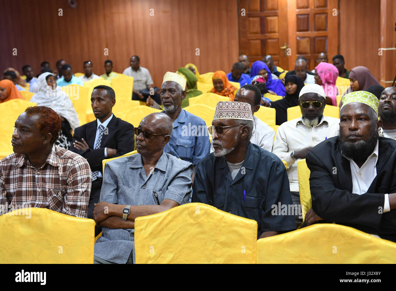 Teilnahme der Nationalkonferenz über die soziale Eingliederung und Armut Reduktion der somalische Minderheiten in Mogadischu, Somalia, am 28. März 2017 statt. Die Konferenz wurde vom Ministerium für Arbeit und soziale Angelegenheiten der Bundesregierung Somalias organisiert. AMISOM Foto / Omar Abdisalan Stockfoto