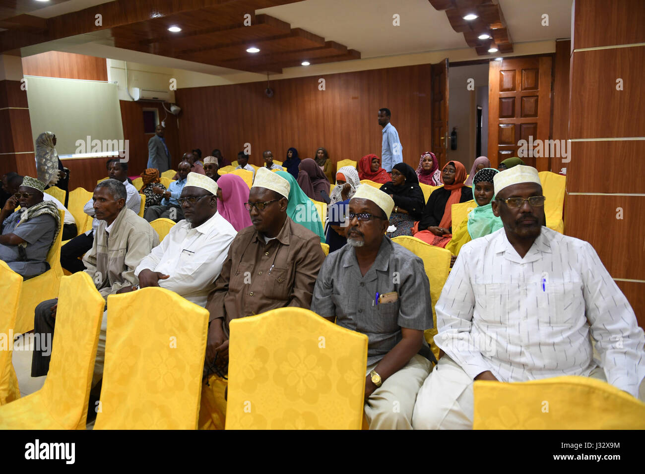 Teilnahme der letzten Versammlung der Nationalkonferenz über die soziale Eingliederung und Armut Reduktion der somalische Minderheiten in Mogadischu, Somalia, am 30. März 2017 statt. Die Konferenz wurde vom Ministerium für Arbeit und soziale Angelegenheiten der Bundesregierung Somalias organisiert. AMISOM Foto / Omar Abdisalan Stockfoto