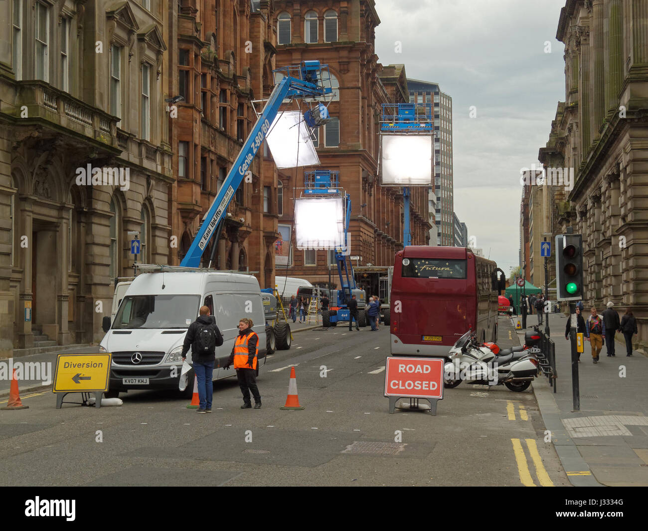 Verfilmung von Starz Outlander in Glasgow George Square Stockfoto
