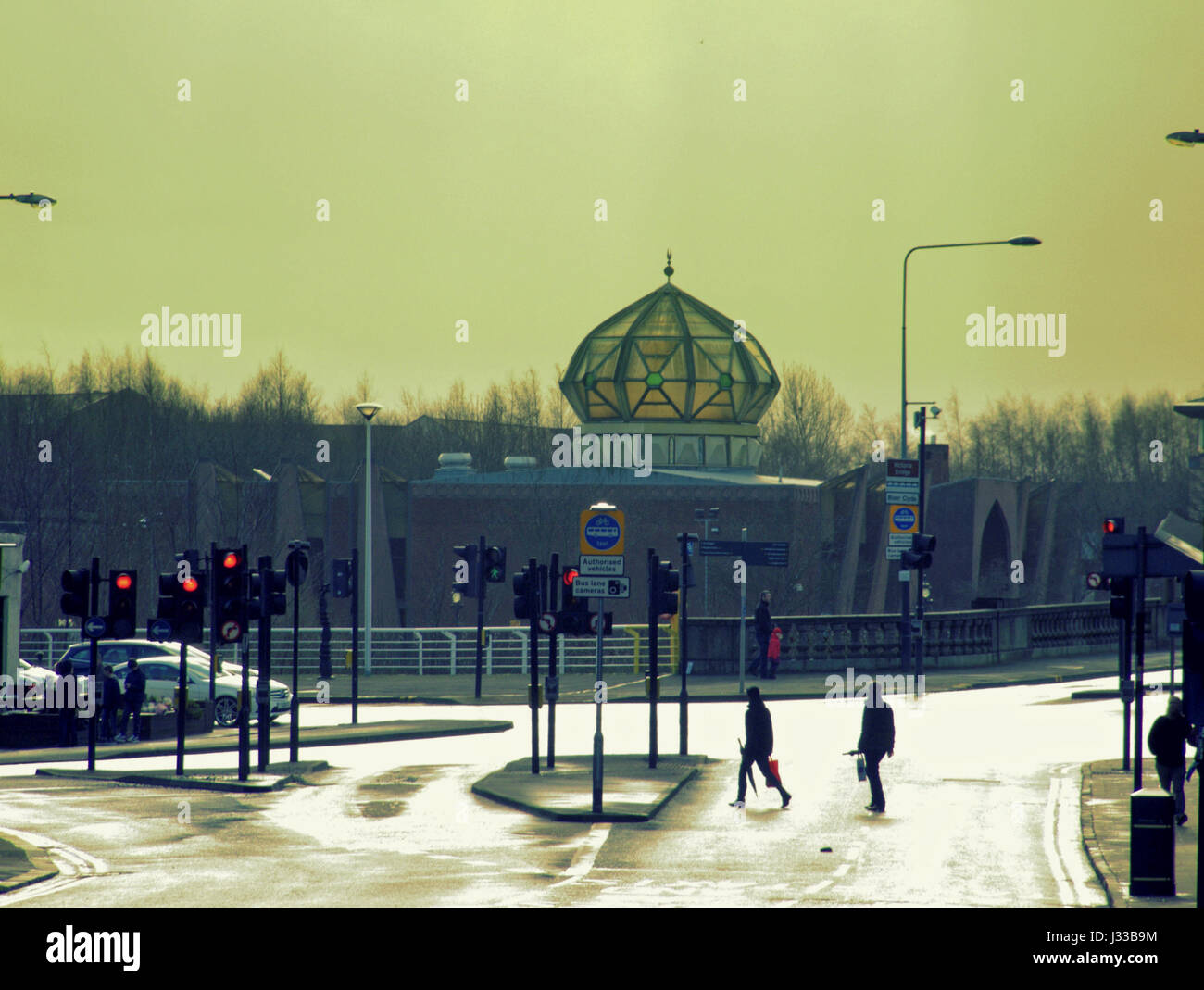 Glasgow Gorbals Moschee Rotlicht Ende der Straße Silhouette Islam Stadtbild Stockfoto
