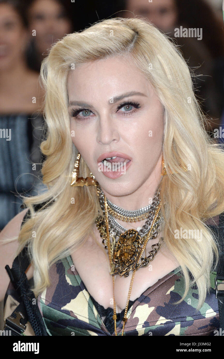 Madonna, die Teilnahme an The Metropolitan Museum of Art Kostüm Institut Benefiz-Gala 2017, in New York, USA. PRESSEVERBAND Foto. Bild Datum: Montag, 1. Mai 2017. PA-Geschichte-SHOWBIZ-Gala zu sehen. Bildnachweis sollte lauten: Aurore Marechal/PA Wire Stockfoto