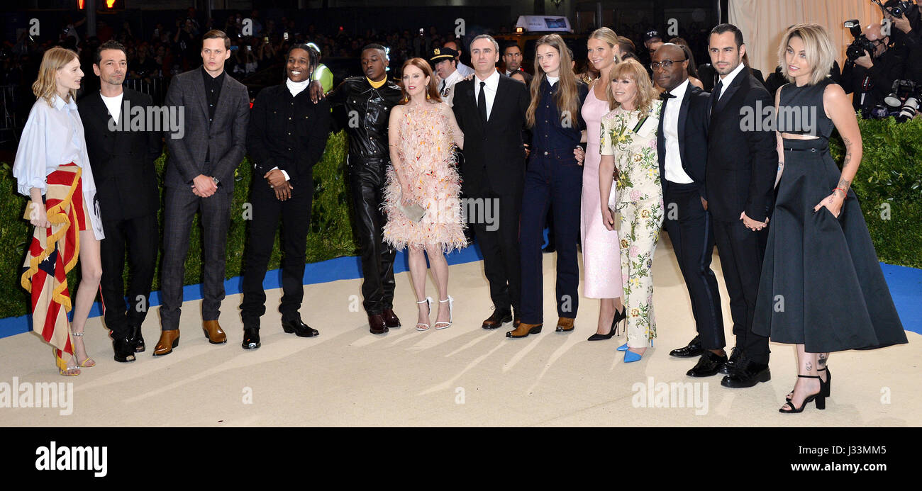 Prominenten Besuch The Metropolitan Museum of Art Kostüm Institut Benefiz-Gala 2017, in New York, USA. PRESSEVERBAND Foto. Bild Datum: Montag, 1. Mai 2017. PA-Geschichte-SHOWBIZ-Gala zu sehen. Bildnachweis sollte lauten: Aurore Marechal/PA Wire Stockfoto