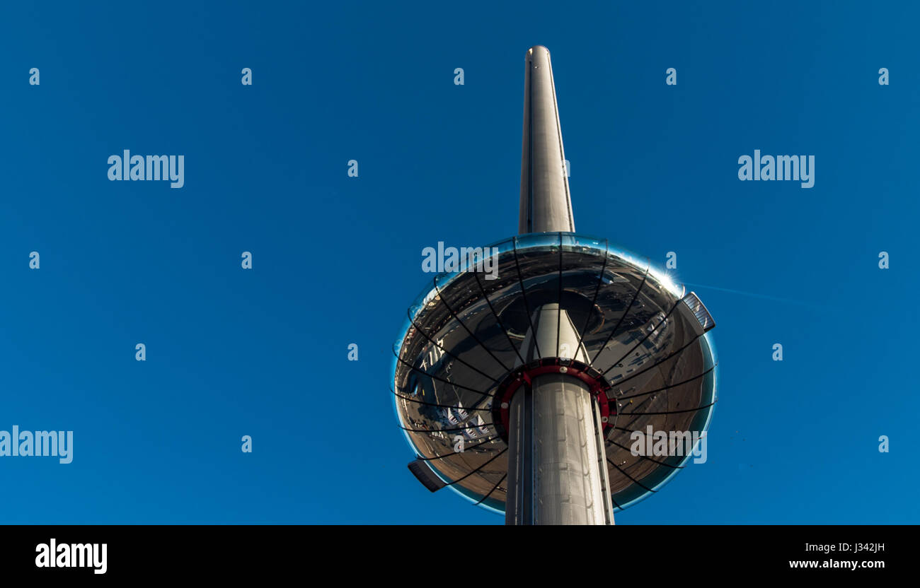 Blick auf den Aussichtsturm an der Küste von Brighton Stockfoto