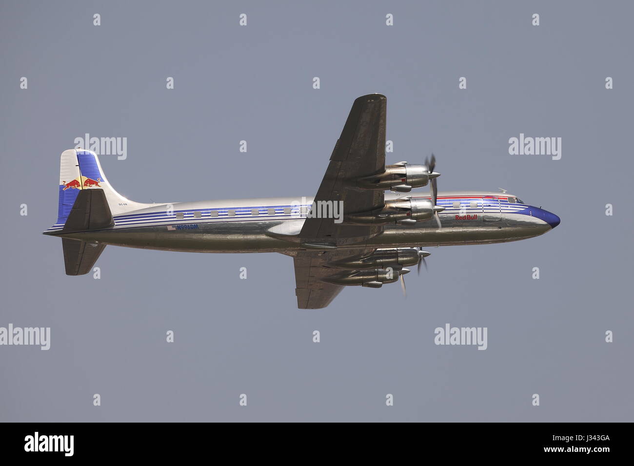 Alte Flugzeuge fliegen Stockfoto