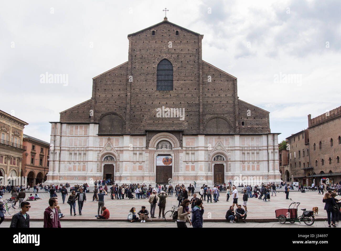 Die Fassade der Kathedrale St. Petronio in Bologna Stockfoto