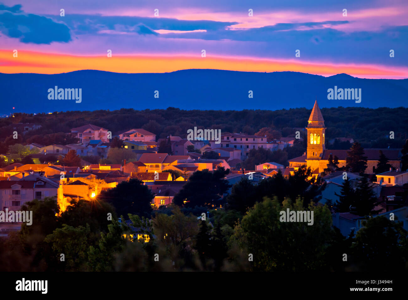 Adriatische Stadt Pakostane Abend Blick, Archipel von Dalmatien, Kroatien Stockfoto