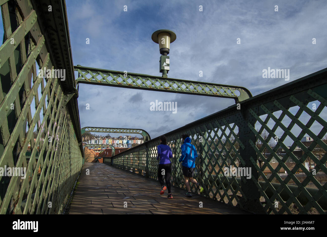 Spike Island Brücke Jogger Bristol Stockfoto