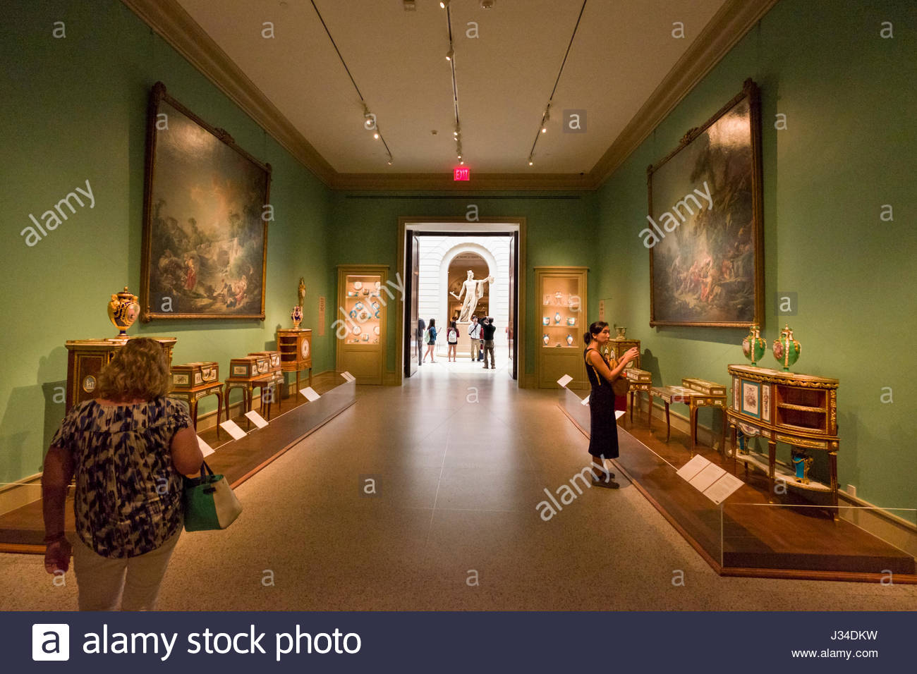 Galerie 529 Sevres Porzellan Montierte Mobel Im