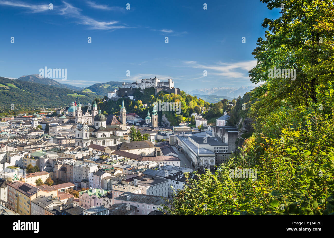 Altstadt von Salzburg mit Festung Hohensalzburg, Salzburger Land, Österreich Stockfoto