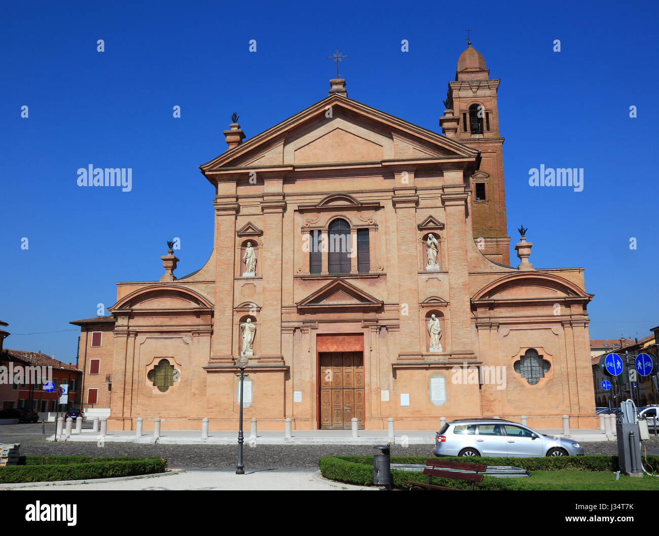 Stiftskirche Santo Stefano der Piazza Unita in der Stadt, Novellara, Provinz Reggio Emilia, Emilia-Romagna, Italien Stockfoto