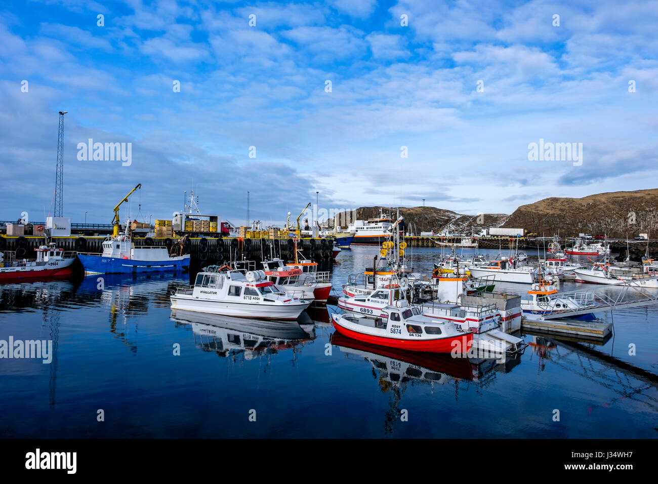 STYKKISHOLMUR, Island - ca. März 2015: Hafen von Stykkisholmur auf der Snaefellsness-Halbinsel, West Island. Stockfoto