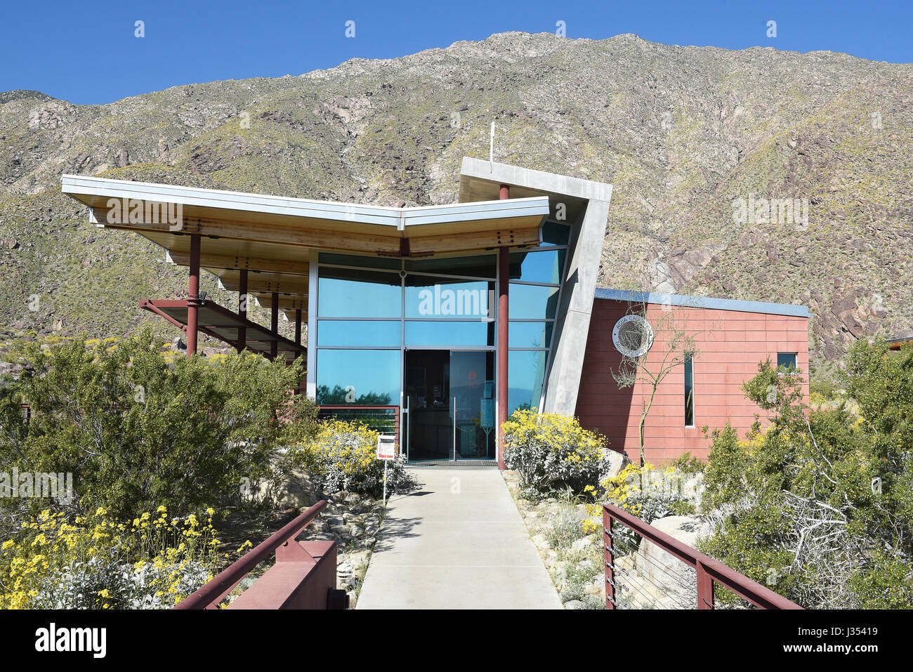 PALM SPRINGS, CA - 24. März 2017: Der Tahquitz Canyon Visitor Center. Der Canyon ist eines der schönsten und kulturell sensible Gebiete des A Stockfoto