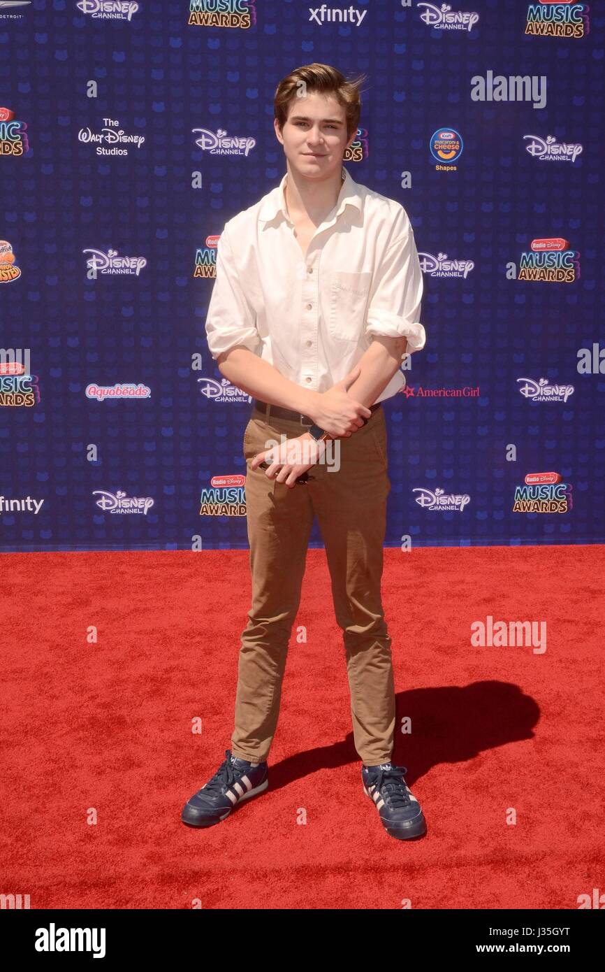 GUS Kamp im Ankunftsbereich für Radio Disney Music Awards - Ankünfte, Microsoft Theater, Los Angeles, CA 29. April 2017. Foto von: Priscilla Grant/Everett Collection Stockfoto