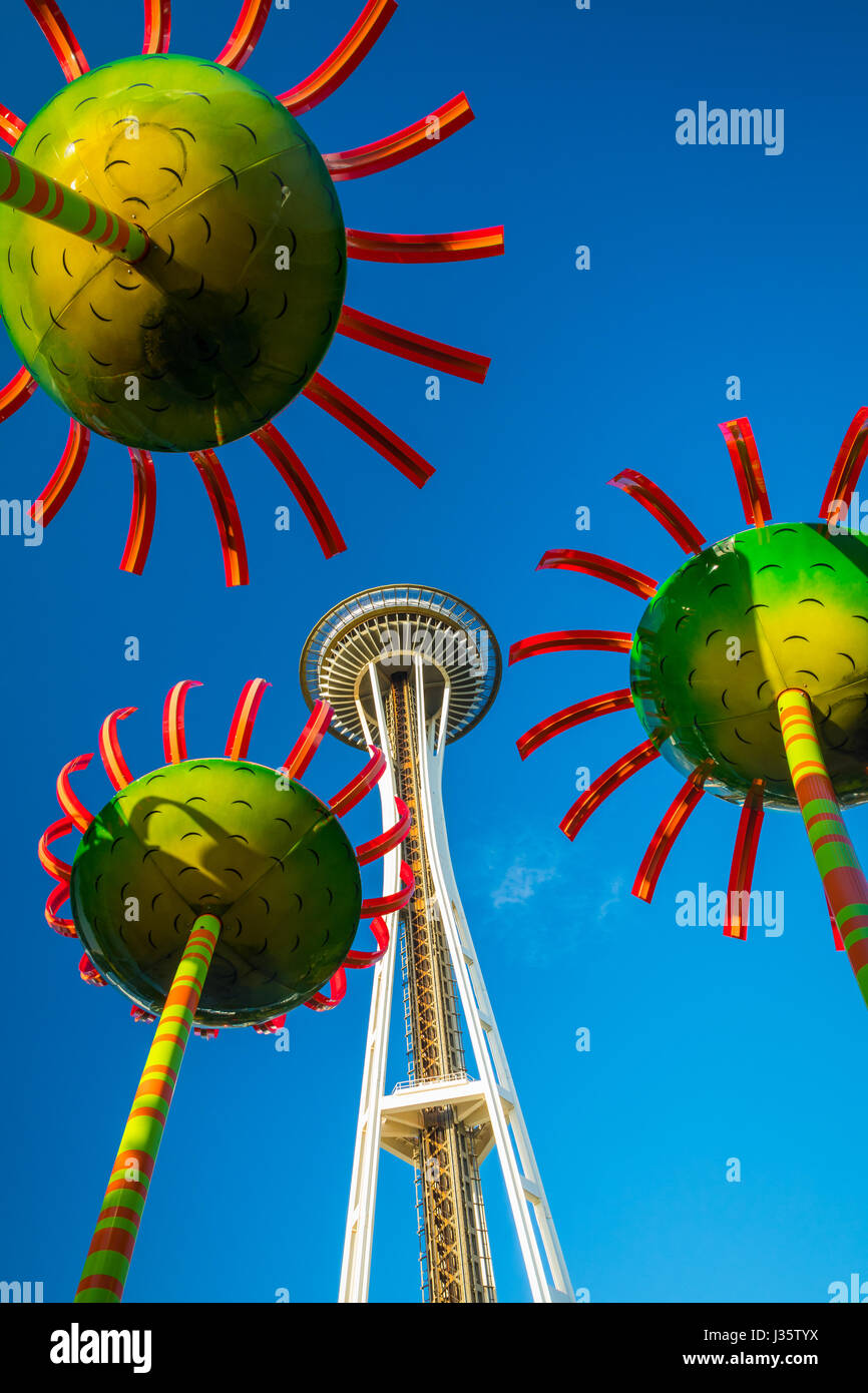 Sonic Bloom am Fuße des Seattle Space Needle und eine definierende Eintrag Skulptur, das Pacific Science Center. Das Projekt wurde als eine dynamische konzipiert. Stockfoto
