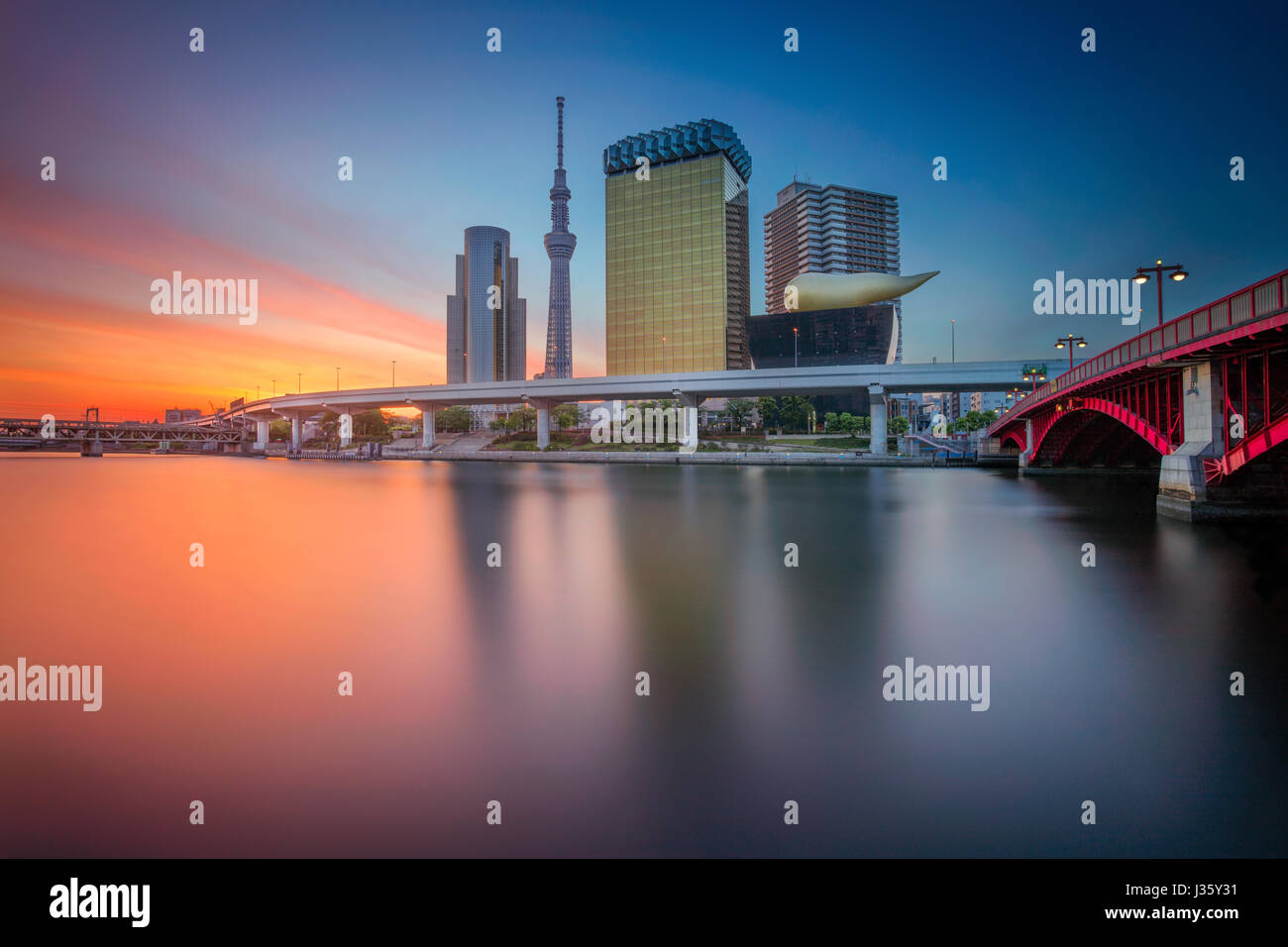 Tokyo. Stadtbild Bild der Skyline von Tokio bei Sonnenaufgang in Japan. Stockfoto