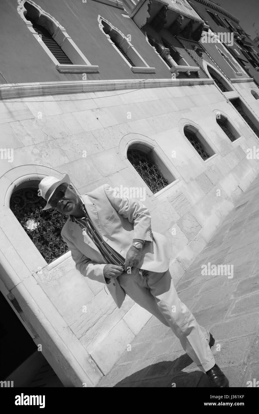 Mann im weißen Anzug, Venedig Stockfoto