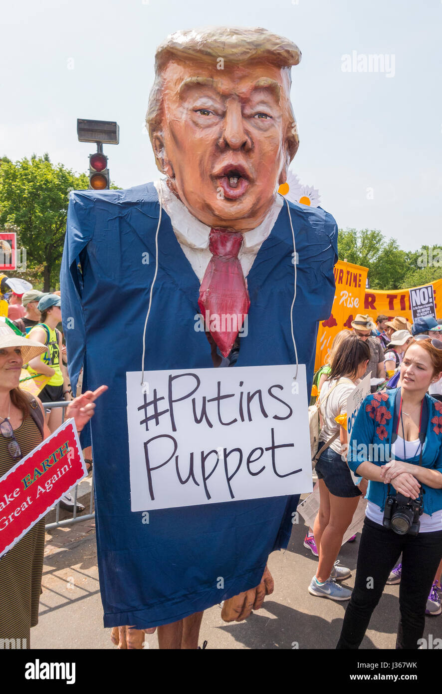 WASHINGTON, DC, USA - Putins Marionette, während Climate March Demonstranten protestieren. Stockfoto