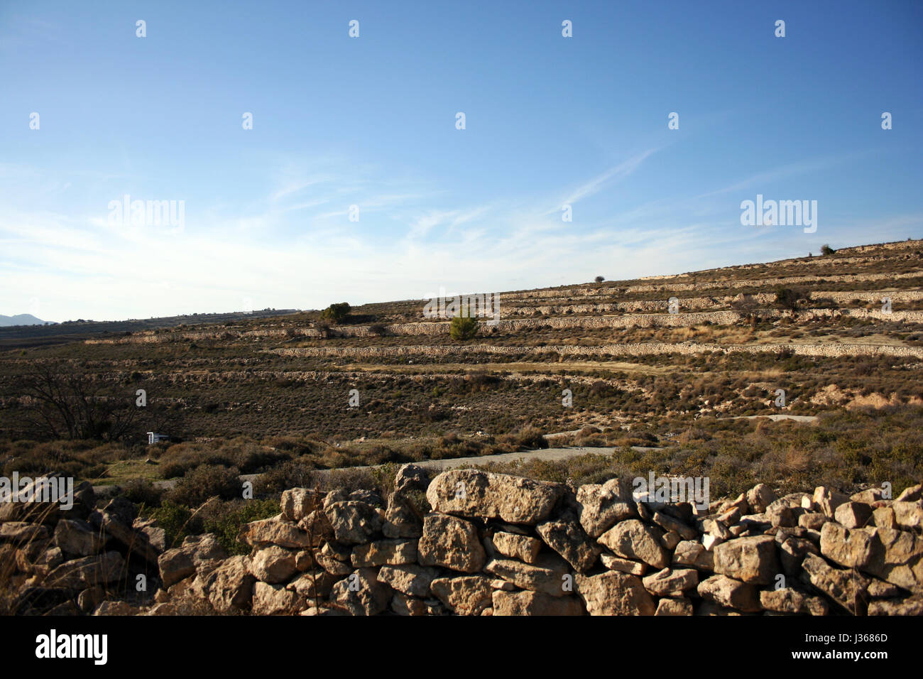Mediterrane Trockenmauern in Lofou Stockfoto