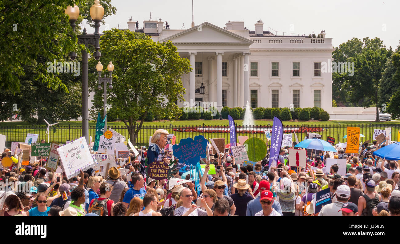 WASHINGTON, DC, USA - Climate March Demonstranten protestieren vor der weißen Haus. Stockfoto