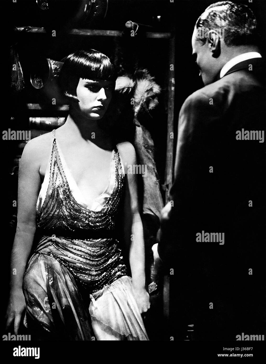 Die Büchse der Pandora Jahr: 1929 - Deutschland-Regie: Georg Wilhelm Pabst Louise Brooks.  Es ist verboten, das Foto aus dem Kontext der Promotion des Films zu reproduzieren. Es muss die Filmgesellschaft und/oder der Fotograf von zugewiesen oder von autorisierten / erlaubt am Set von der Filmgesellschaft gutgeschrieben werden. Nur für redaktionelle Nutzung. Photo12 gewährt keine Persönlichkeitsrechte der Personen vertreten. Stockfoto