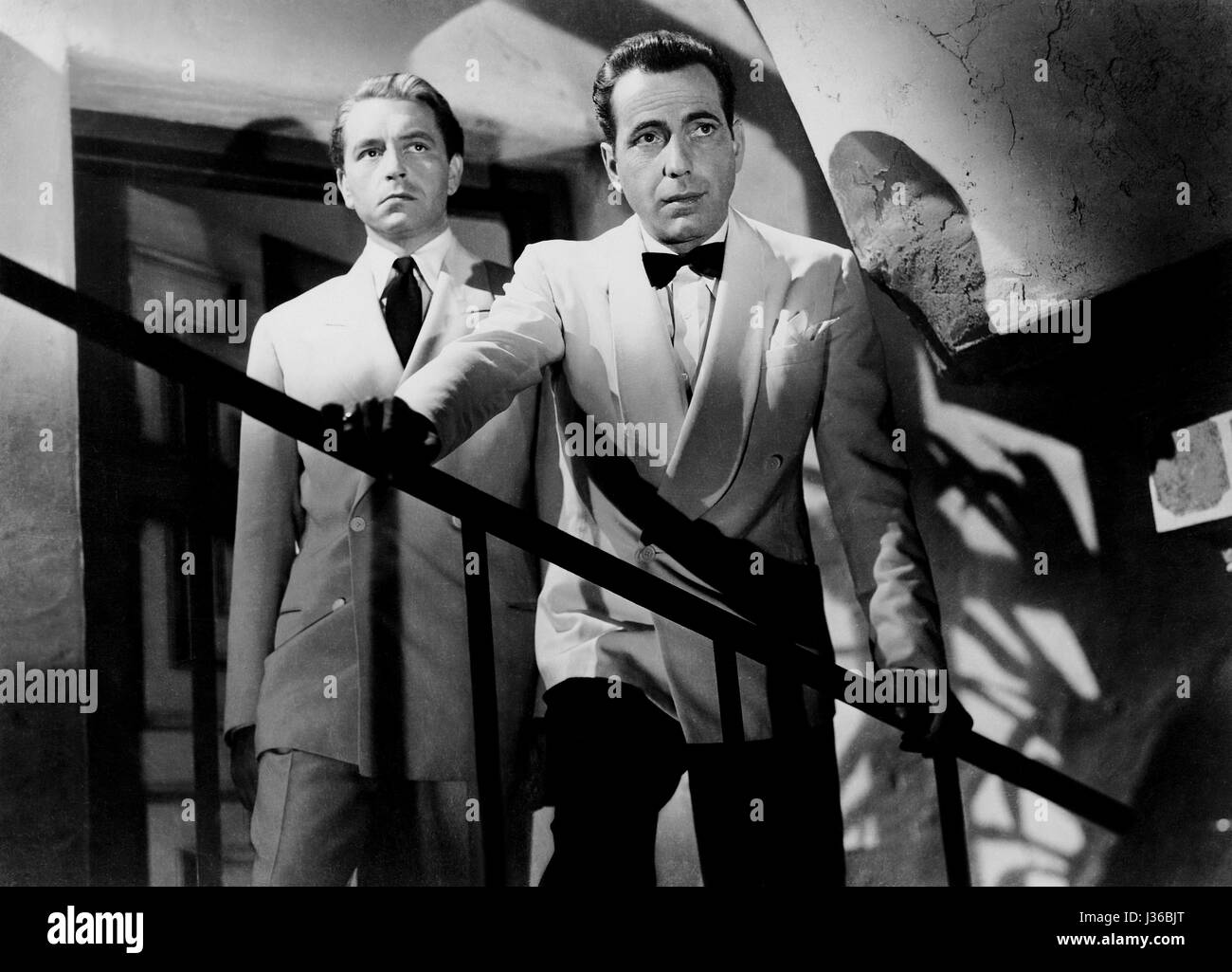 Casablanca-Jahr: 1942 USA Humphrey Bogart, Paul Henreid Regie: Michael Curtiz.  Es ist verboten, das Foto aus dem Kontext der Promotion des Films zu reproduzieren. Es muss die Filmgesellschaft und/oder der Fotograf von zugewiesen oder von autorisierten / erlaubt am Set von der Filmgesellschaft gutgeschrieben werden. Nur für redaktionelle Nutzung. Photo12 gewährt keine Persönlichkeitsrechte der Personen vertreten. Stockfoto