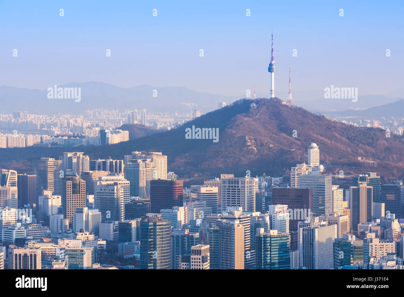 Seoul City und N Seoul Tower, Südkorea Stockfoto