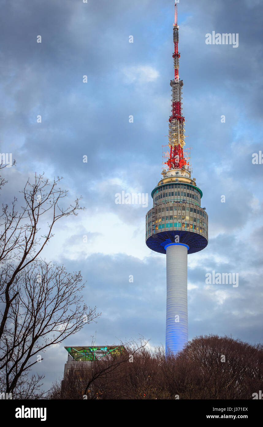 Der Turm der N Seoul Tower oder Namsan Tower, Südkorea Stockfoto