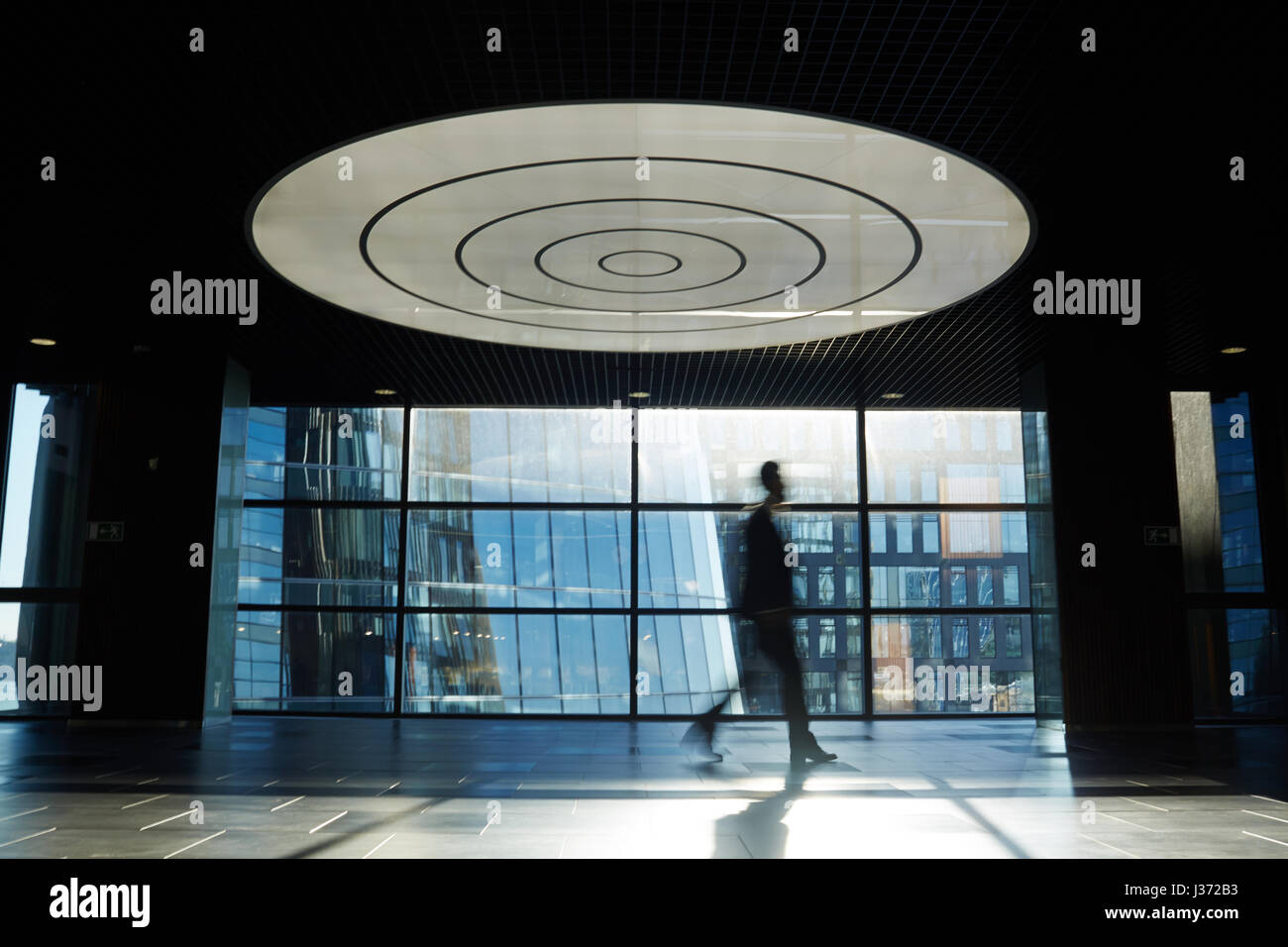 Silhouette der Schreibtischarbeiter Stockfoto