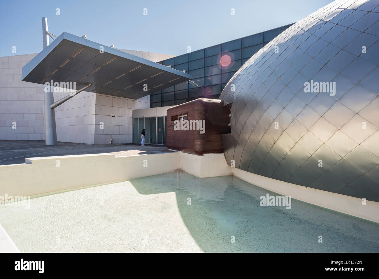 Das neue archäologische Museum, entworfen von Theofanis Bobotis. Das zweite größte in Griechenland, in Patras, Achaia, Peloponnes, Griechenland Stockfoto