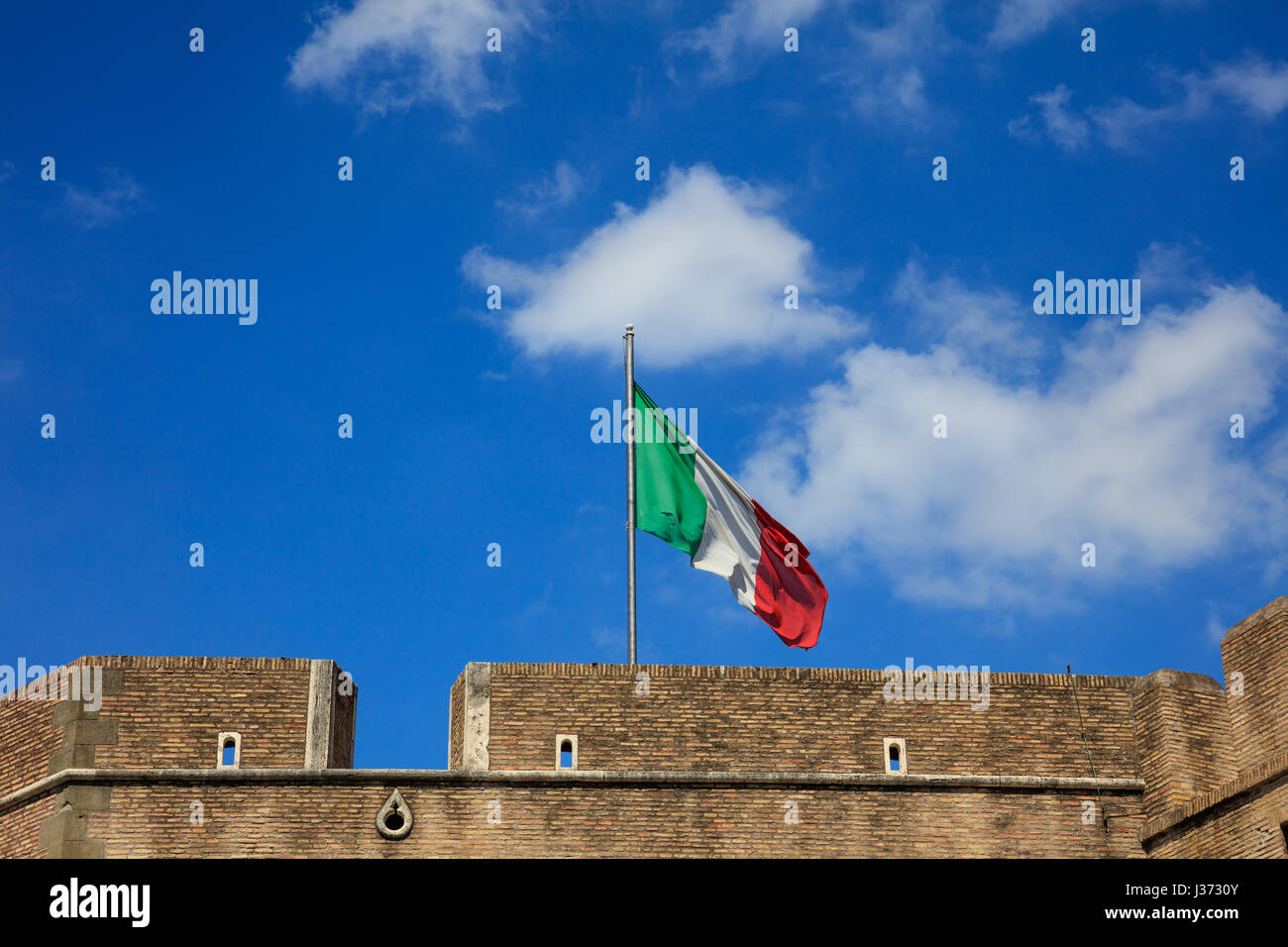 Rom, Italien - italienische Flagge Verzicht auf Castel Sant Angelo Stockfoto