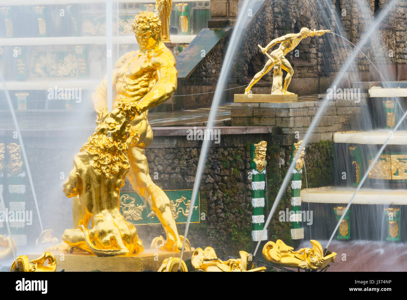 Die große Kaskade, Peterhof, in der Nähe von Sankt Petersburg, Russland Stockfoto