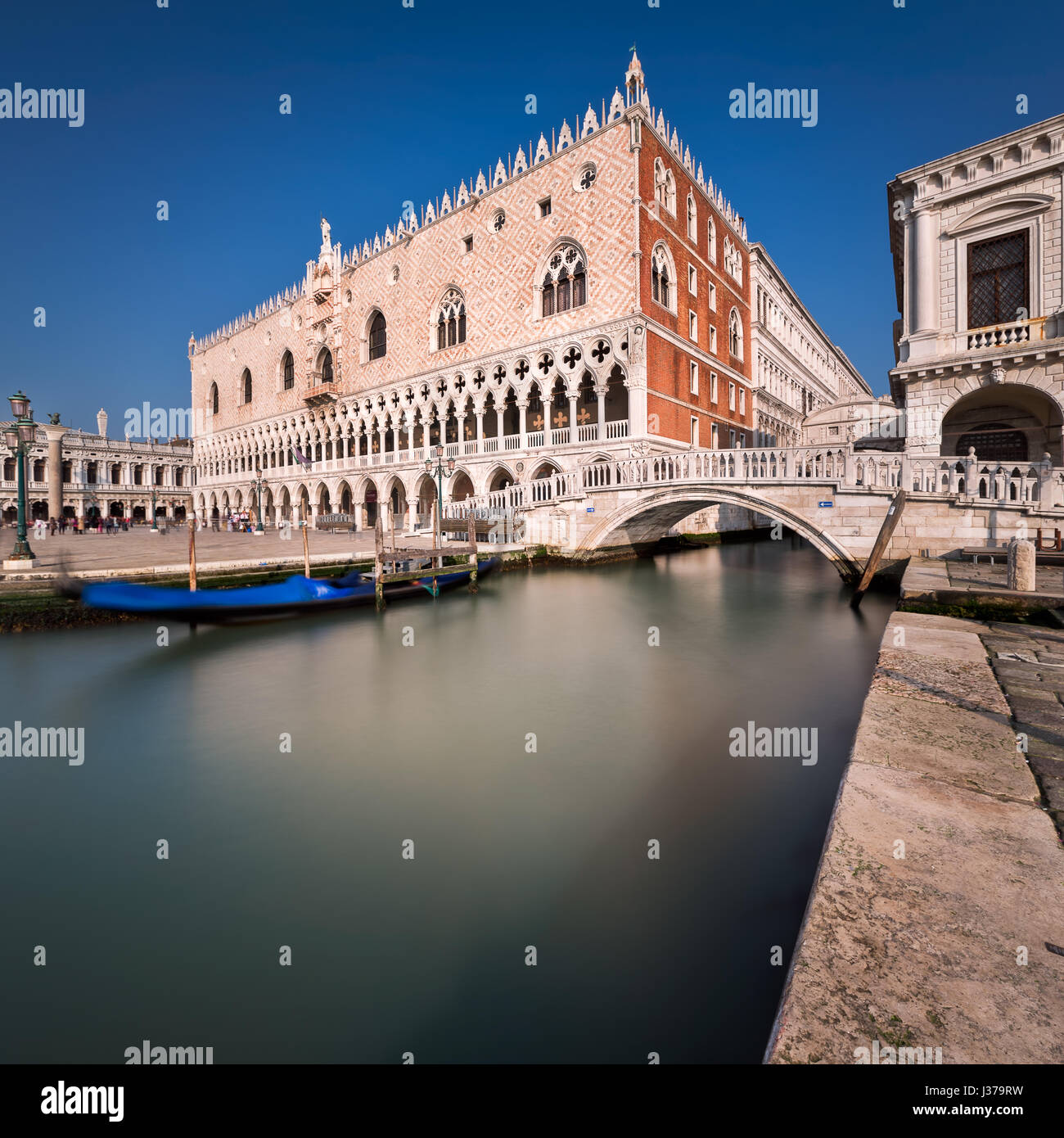 Dogen Palast und Brücke des Sighes in Venedig, Italien Stockfoto