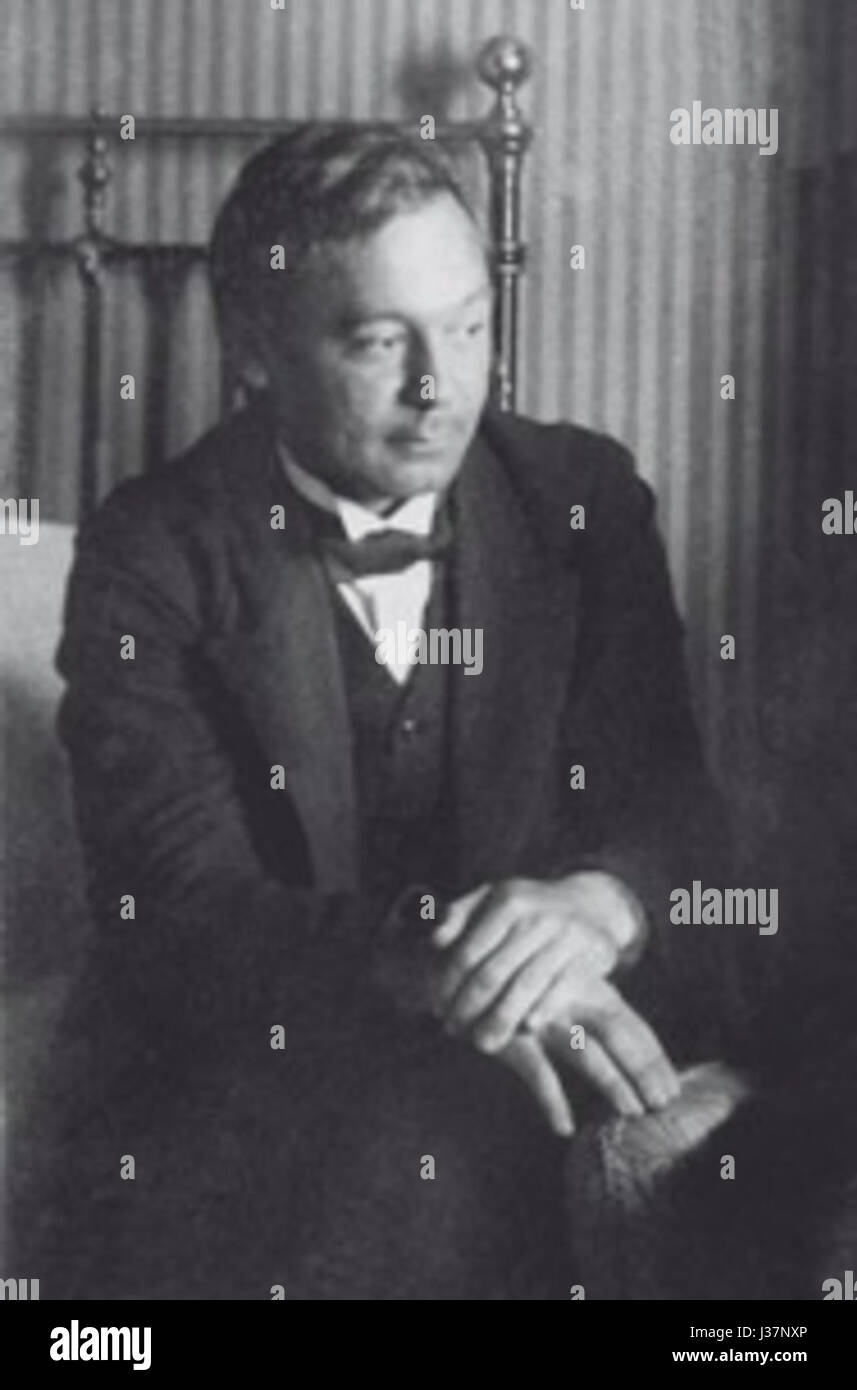 Ein zugeschnittenes Bild aus dem Jahr 1924, das möglicherweise einen historischen Moment oder ein historisches Motiv zeigt und sich auf Details aus diesem Jahr konzentriert, wie Mode, Menschen oder Veranstaltungen. Stockfoto