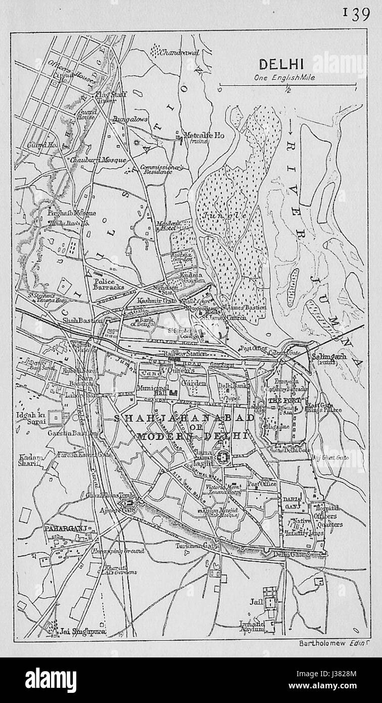 Diese Karte von Delhi aus dem Jahr 1912, Teil des „literarischen und historischen Atlas von Asien“, bietet einen Einblick in die geographische und kulturelle Landschaft der Stadt während des frühen 20. Jahrhunderts und zeigt wichtige Sehenswürdigkeiten und städtische Entwicklung. Stockfoto