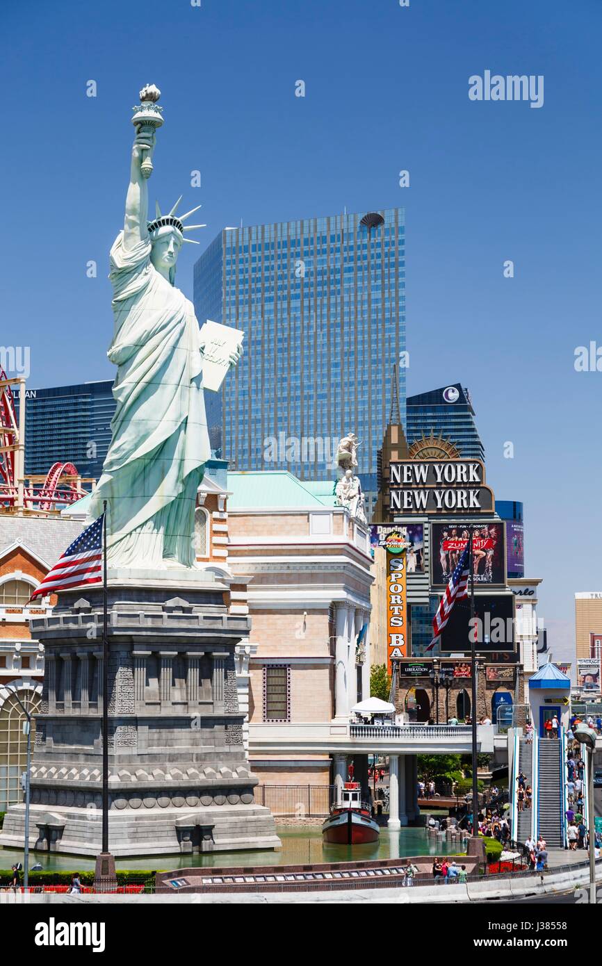 Replikat Freiheitsstatue vor New York New York Hotel, Las Vegas Stockfoto