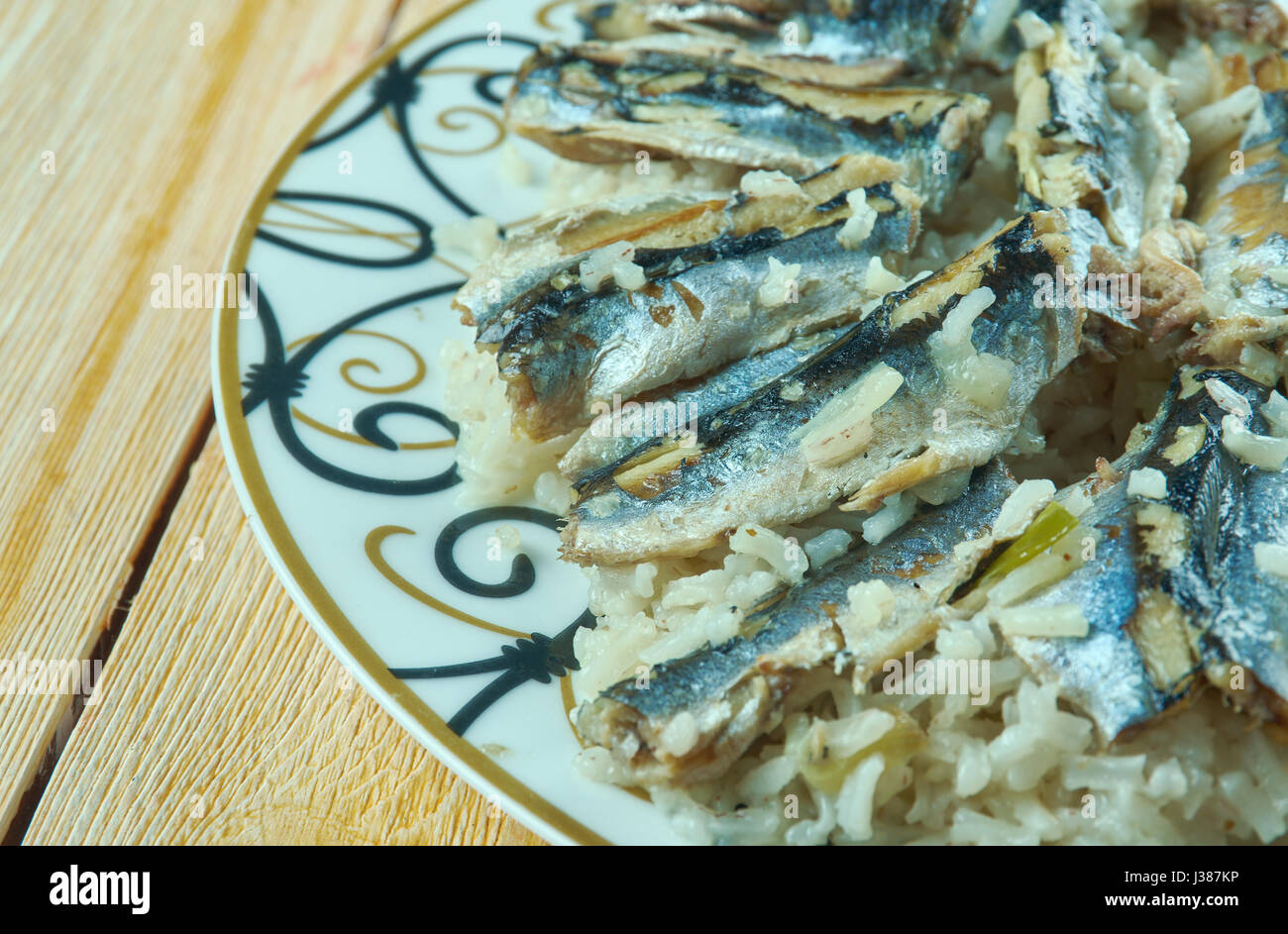 Hamsili Pilav - türkischer Pilaw mit Sardellen Stockfoto