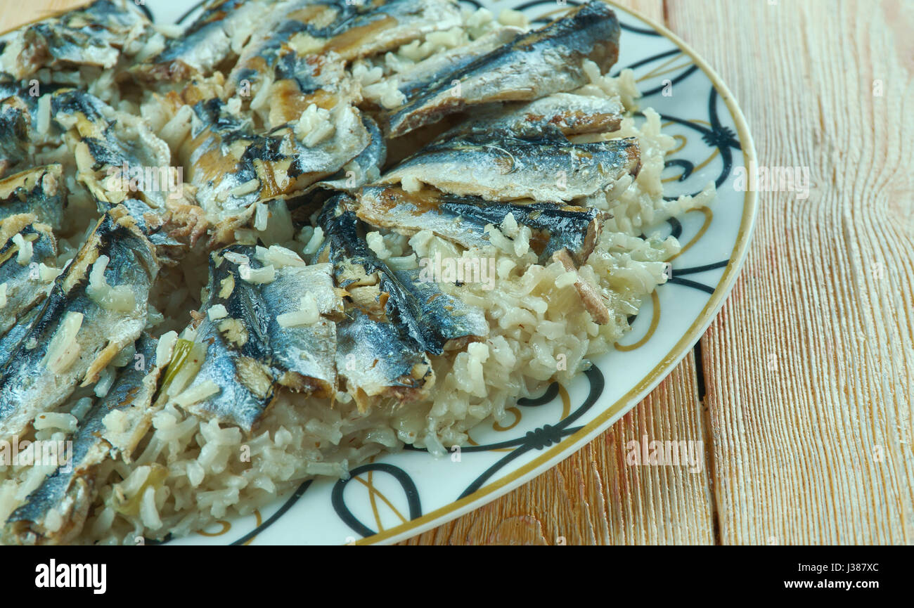 Hamsili Pilav - türkischer Pilaw mit Sardellen Stockfoto