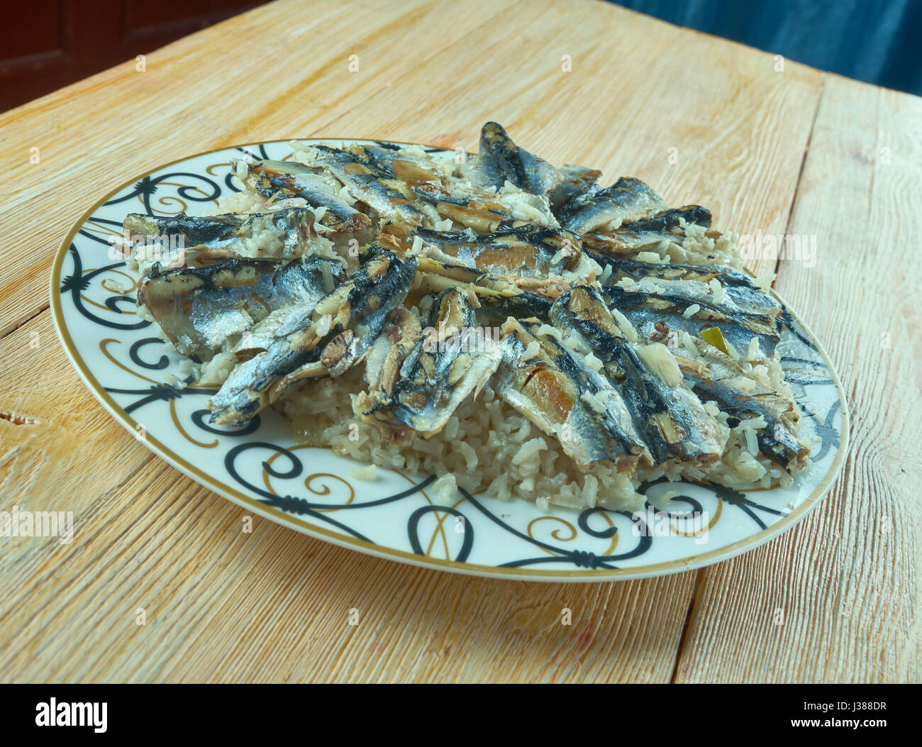 Hamsili Pilav - türkischer Pilaw mit Sardellen Stockfoto